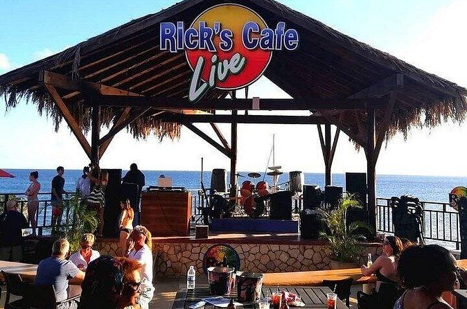 3 to 5 Hour Private Herbal Tour Shopping and Dinner at Ricks Cafe - Should you book this private herb tour plus Rick’s Cafe?