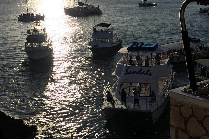 4 Hours Party Boat Catamaran Cruise in Negril - Rick’s Cafe Finale: The Famous Cliff Activity and the Chill Option