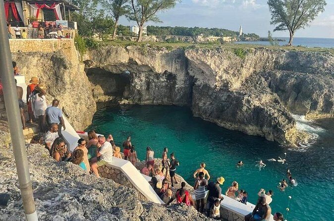 7 Mile Beach and Rick's Cafe in Negril from Montego Bay Private Tour - Should You Book This 7 Mile Beach and Rick’s Cafe Tour?