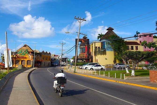 Airport Transfer MBJ Montego Bay to Kingston - In the Car: Comfort, Music, and a Human Driver