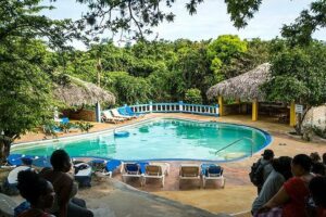 Blue Hole Mineral Spring and Rick's Cafe - Stop 1: Blue Hole Mineral Spring in Detail (And How to Plan Your Time)