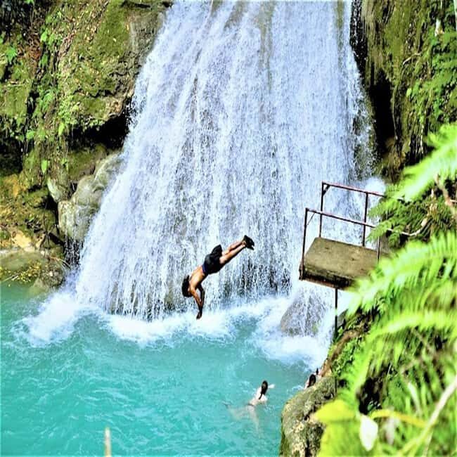 Blue Hole, Secret Falls, and Dunn's River Falls Combo Day-Tr - An 8-hour combo that hits three different water-worlds