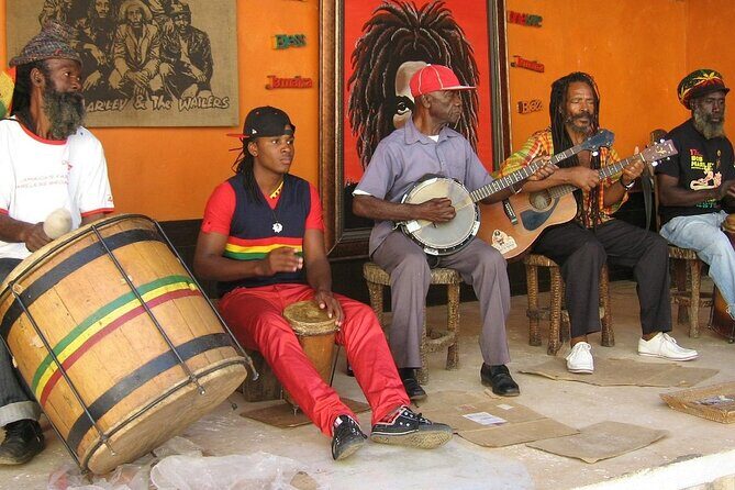 Bob Marley Nine Miles, sightseeing and local food and fruit stop - Timing and weather: plan for flexibility