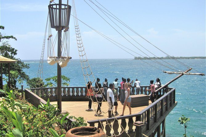 Bob Marley's Nine Mile Admission and Guided Tour from Montego Bay - Entering Nine Miles: Birthplace, Mt. Zion, and the Ethiopian Church