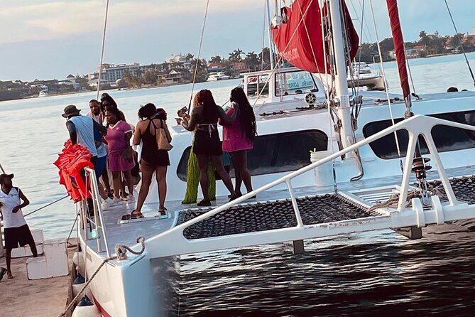 Catamaran Party Cruise and Snorkeling in Montego Bay - Group vibe and size: maximum 100 people