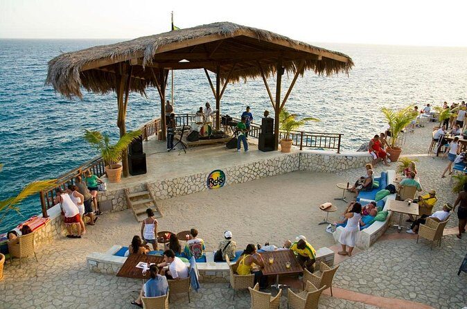 Day-Trip to Rick's Cafe from Montego Bay - Who This Tour Best Fits (Couples, First-Timers, and Sunset Chasers)