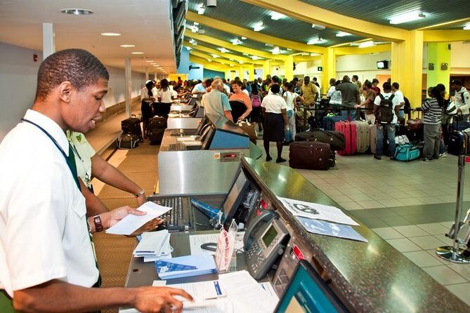Departure Shuttle to Airport, Club Mobay Fast Track & VIP Lounge Combo - Montego Bay to Sangster: what this transfer really is