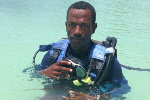Discover Scuba Diving in Montego Bay-ONE Tank (First time Diving) - Gear and Theory: How the Instructor Gets You Comfortable Fast