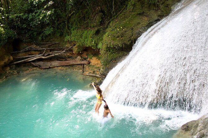 Dunns River Falls and Blue Hole Ocho Rios - Dunn’s River Falls: The 600-Foot Limestone Climb in Real Time