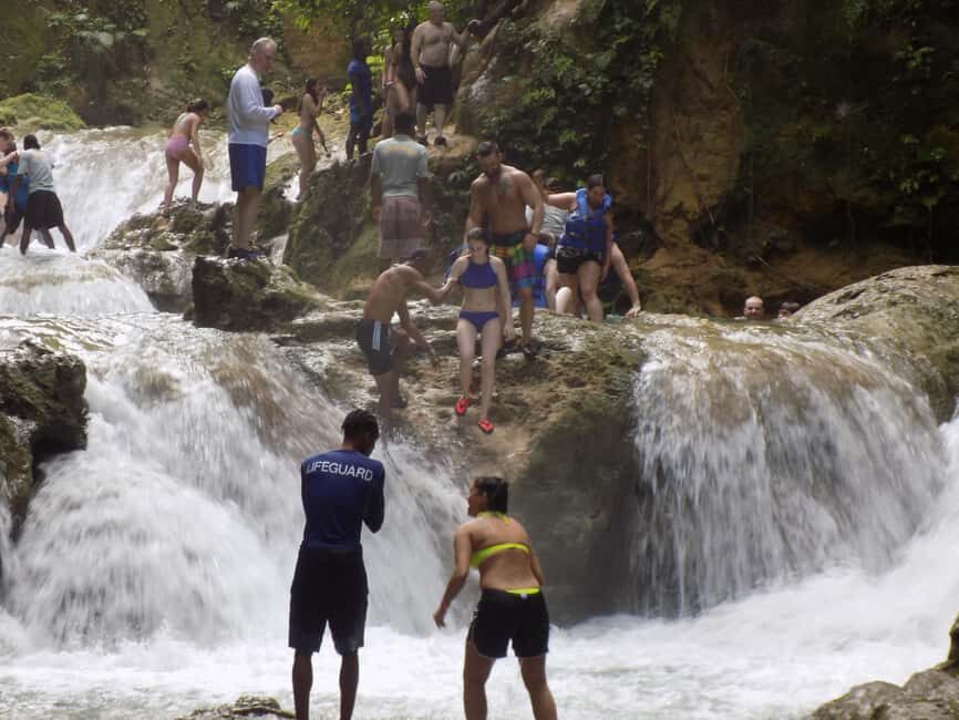 Dunn's River Falls and Bob Marley Mausoleum Tour - The Nine Miles Drive: From Beach-Day Energy to a Quiet Kind of Focus