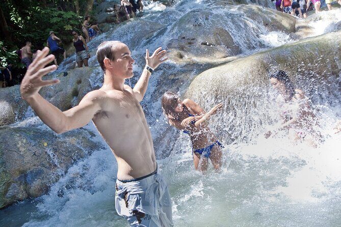 Dunn's River Falls & Luminous Lagoon Guided Tour from Montego Bay - The lunch stop and jerk food reality check
