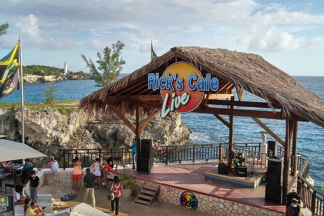 Experience Negril Seven Mile Beach & Jamaica's Famous Ricks Café - Getting There From Montego Bay: Comfort, Wi‑Fi, and a Real Local Voice