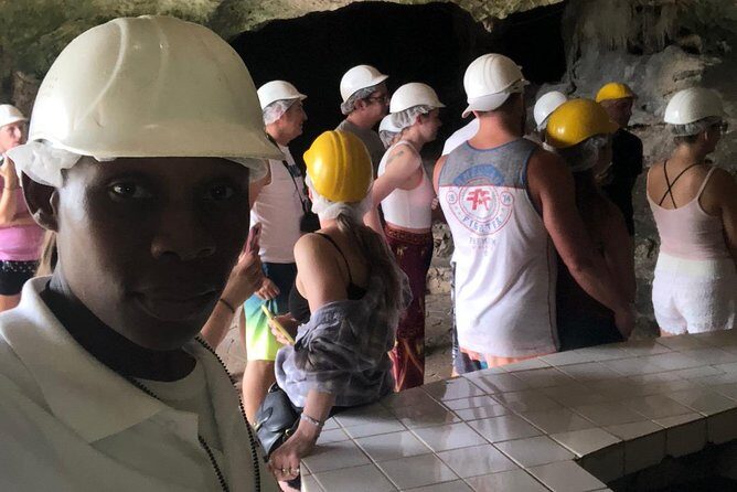 Explore Montego Bay Jamaica Private Tour to Green Gratto Cave - Columbus Park: A Simple Stop That Helps You Slow Down