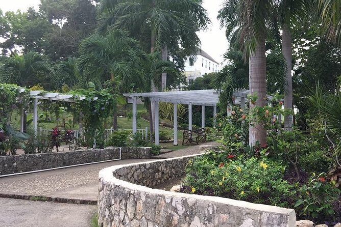 Explore Montego Bay Jamaica Rose Hall Great House Day/Night Tour - What I Like: Leon’s Care and the Smooth Night Flow