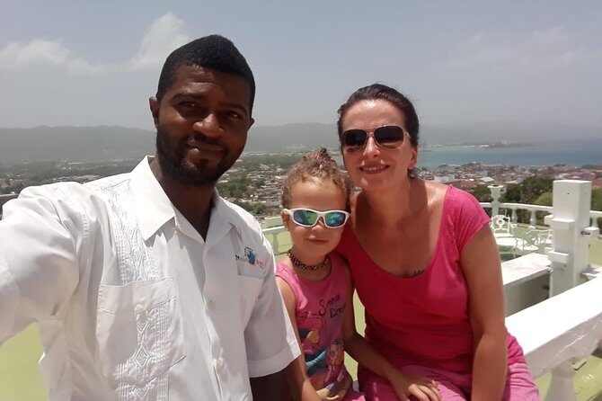 Explore Montego Bay Private Highlight Tour from Montego Bay - Pickup and the air-conditioned minivan: the comfort factor that saves your day
