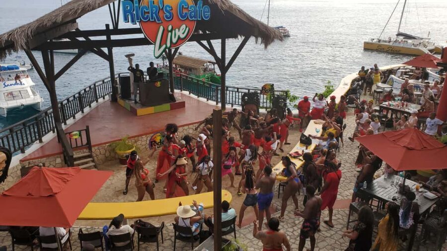 From Montego Bay: Negril Beach & Rick's Cafe Sunset Day Trip - Beach Vendors, Safety Feel, and How to Keep the Day Relaxing