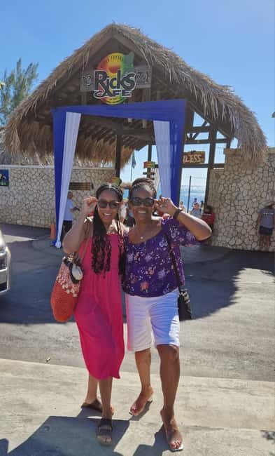 From Montego Bay: Negril Day Trip and Rick's Café Sunset - Montego Bay to Negril: The Route That Sets the Tone