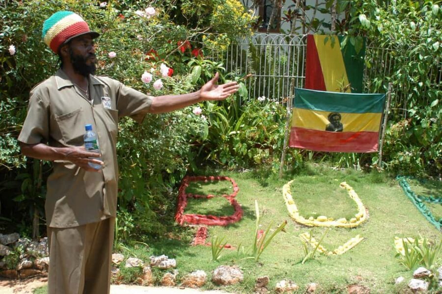 From Montego Bay: The Bob Marley Guided Tour of Nine Mile - Bob Marley Mausoleum Grounds: Pay Respects, Then Read the Atmosphere