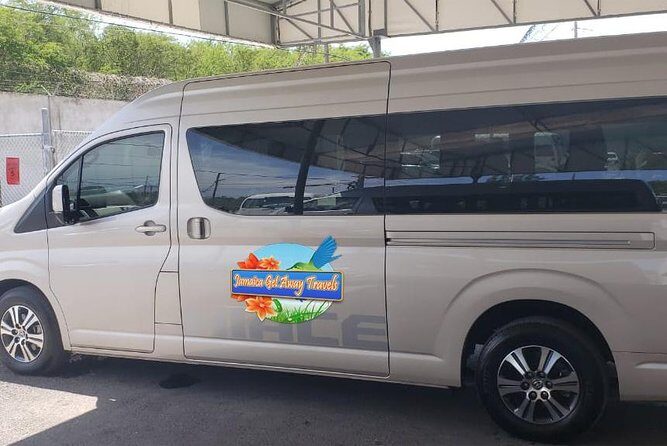 Grand Palladium Lady Hamilton Transfers from Montego Bay Airport - Your 50-Minute Ride: Air-Conditioned Comfort That Actually Helps
