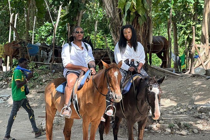 Horseback Riding Adventure in Jamaica - What happens before you ride: settling in with the guides