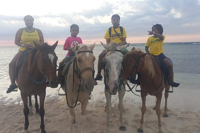 Horseback Riding and Swim Experience - Extras Nearby: Shops, Snacks, and Your Lunch Plan