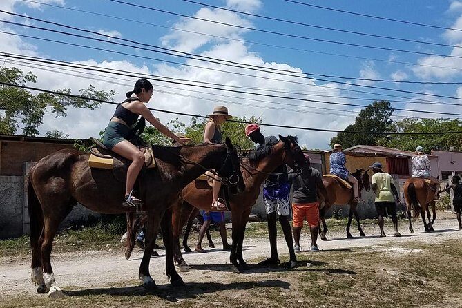 Horseback Riding from Montego Bay - Photos, Gifts, and the Reality of On-the-Day Sales