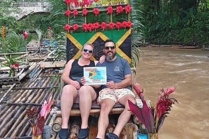 Lethe River Rafting Limestone Massage & Roundtrip transportation - Stop on the riverbank: the included limestone massage moment