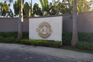 Luxury MBJ Airport Transfer to Montego Bay Hotels - Chauffeur-first service: concierge support and close protection mindset