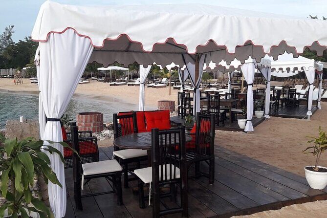 Montego Bay: Bamboo Beach Club VIP Access with Lunch & Cocktails - The four-course Jamaican lunch: what’s included and how it lands