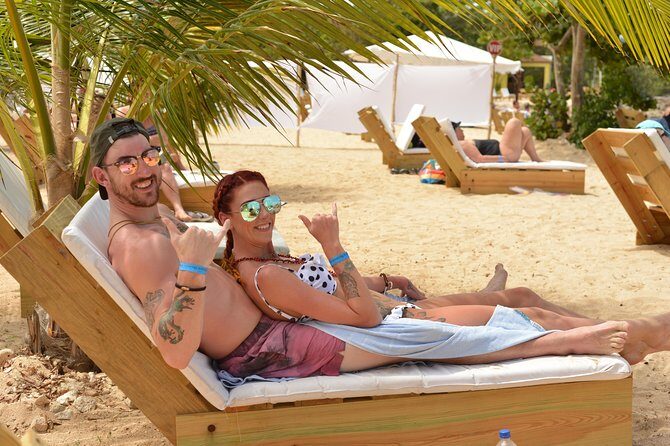 Montego Bay: Bamboo Beach Club VIP Access with Lunch & Cocktails - Swimming with a lifeguard nearby: the comfort factor