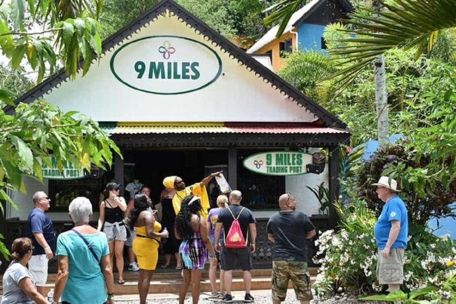 Montego Bay: Bob Marley Tour to 9 Mile, St. Ann - Mount Zion Rock and the Rock Pillow: Inspiration in a Specific Spot
