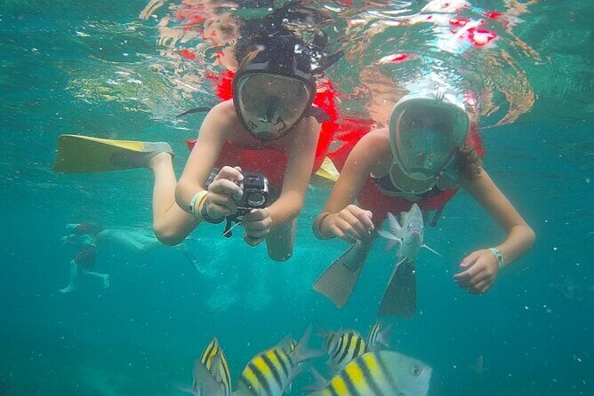 Montego Bay Catamaran: Snorkel Tour with Open Bar & Reggae DJ - The open bar and light snacks: real value, real risk (for your schedule)