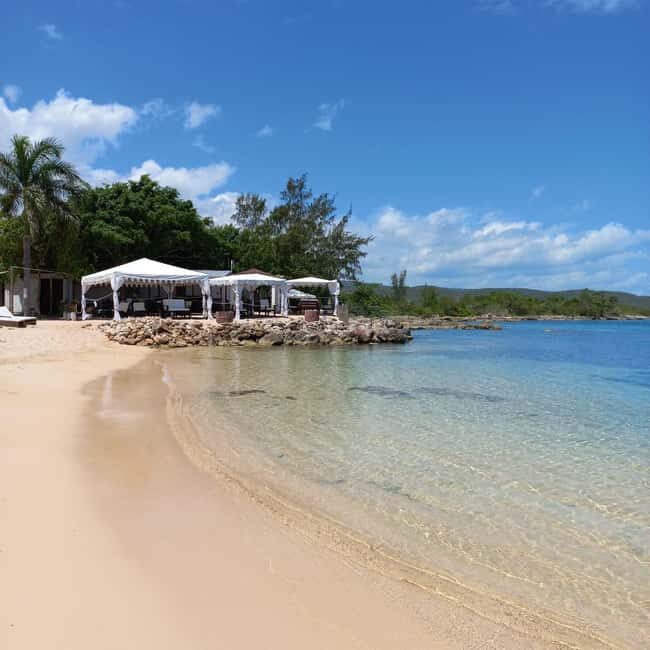 Montego Bay: Dunn's River Falls & Lunch at Bamboo Beach Club - Who should book this Montego Bay to Dunn’s River Falls tour