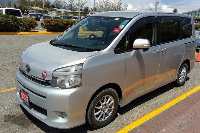 Montego Bay Hotels Private Airport Transfer from Montego Bay(MBJ) - The Arrival Perk: Red Stripe Beer and Bottled Water