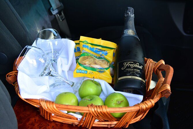 Montego Bay Hotels Private Transfer To & From MBJ Airport - Cars, drivers, and safety cues that make the difference