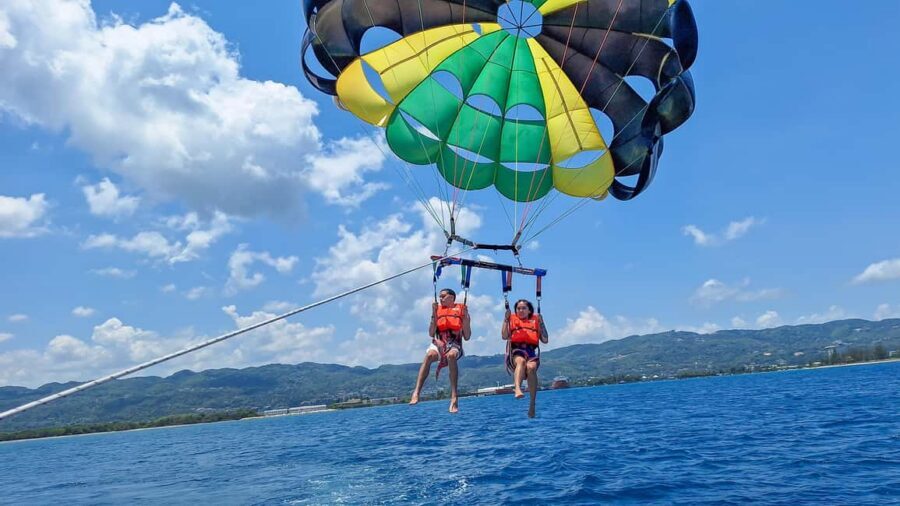 Montego Bay: Parasailing and Jet Ski Combo with Pickup - What to bring (and what to expect on the day)