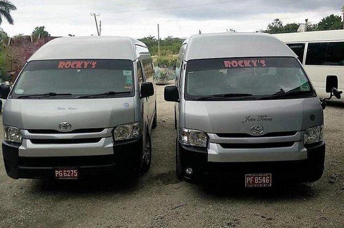 Montego Bay Private Airport Transfers to Montego Bay Hotels in the airport area - Meet-and-Greet + a Free Drink: The Arrival Mood Switch