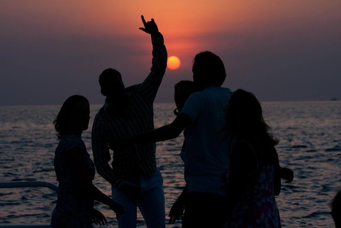 Montego Bay Reggae Sunset Catamaran Cruise - Open bar, pastries, fruit, and light appetizers (what you’ll actually get)