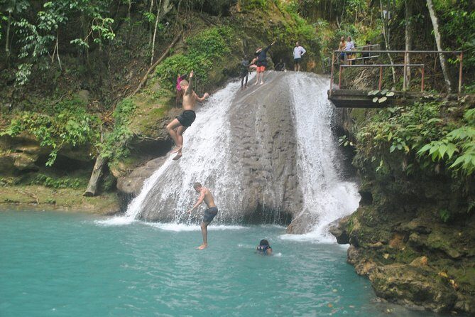 Montego Bay Shore Excursion: Blue Hole & Secret Falls Tour plus Shopping - H2: Montego Bay to Ocho Rios: Plan for the Van Time