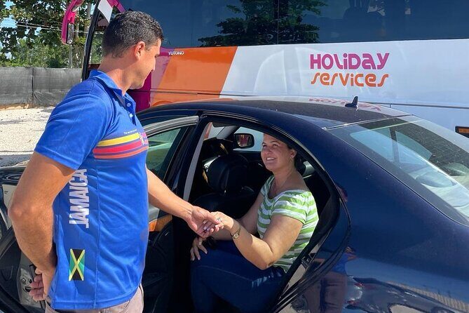 MontegoBay Airport to Ocho Rios: One way/Round Trip cheap Shuttle - Where Pickup Happens: Hotels, Resorts, and Your Part in the Setup