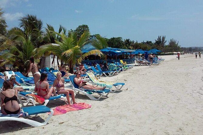 Negril 7 Miles Beach and Rick's Cafe Tour - The real value: private, air-conditioned transport with a low-stress rhythm