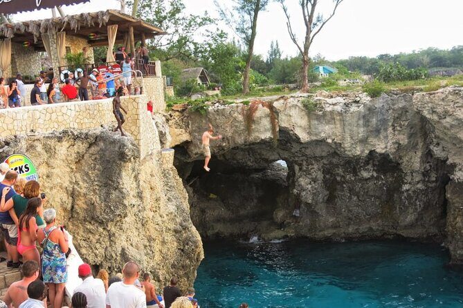 Negril Beach Break and Ricks Cafe - Montego Bay Cruise Port - A cruise-day plan from Montego Bay that actually works