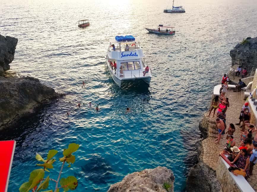 Negril Beach Experience & Rick's Cafe from Montego Bay - Jerk chicken and Jamaican food: plan for meals since they’re not included