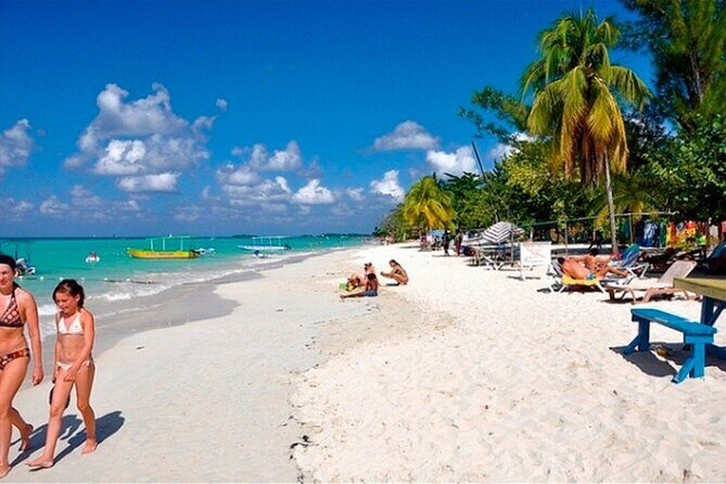 Negril Beach, Ricks Cafe and Margaritaville from Montego Bay - Getting Picked Up, Staying Connected, and Traveling Comfortably