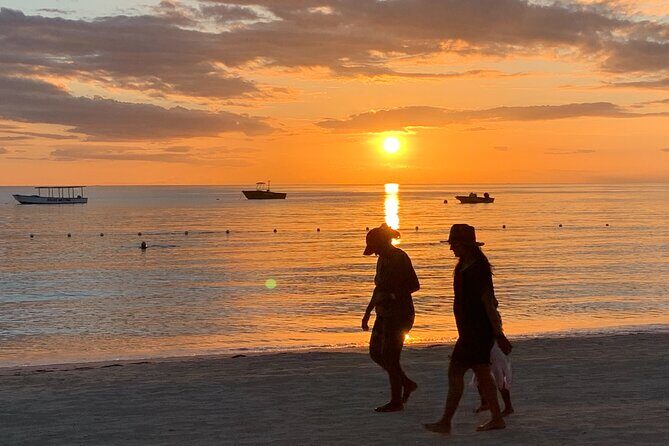 Negril Experience 1- 4 Persons - Optional Extras Rudy Can Set Up: Parasailing, Rafting, and Boat Time