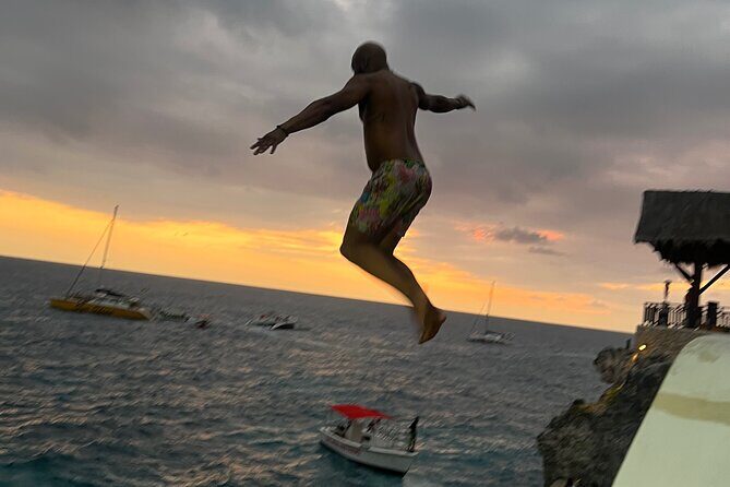 Negril Private Day Tour: ATV Ride, Party Catamaran & Ricks Cafe - Montego Bay to Negril: the timing that shapes your day