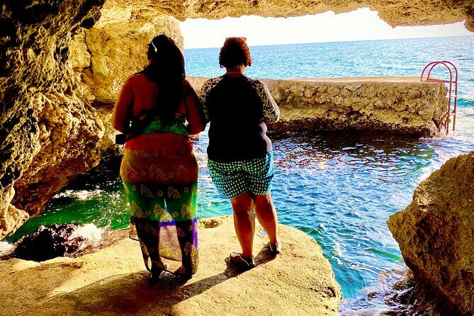 Negril Seven Miles Beach And Ricks Cafe Tour - Seven Mile Beach for one hour: breeze, water, and an easy reset