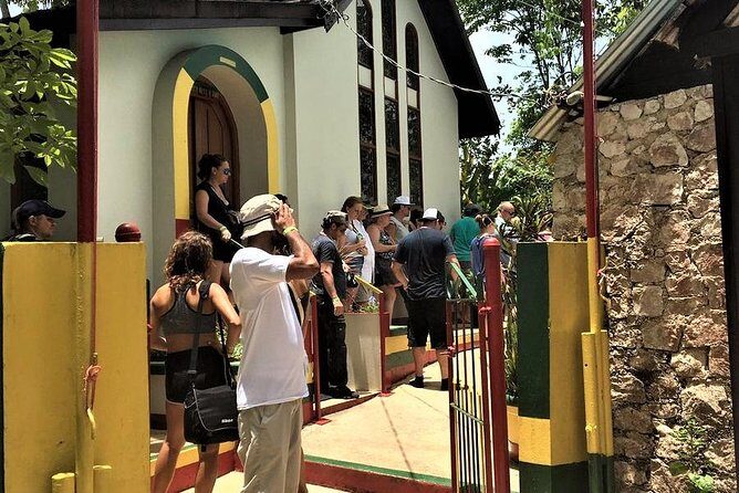 Nine Mile and Dunn's River Falls Day Trip from Montego Bay & Grand Palladium - Dunn’s River Falls climb: what you should expect at the top