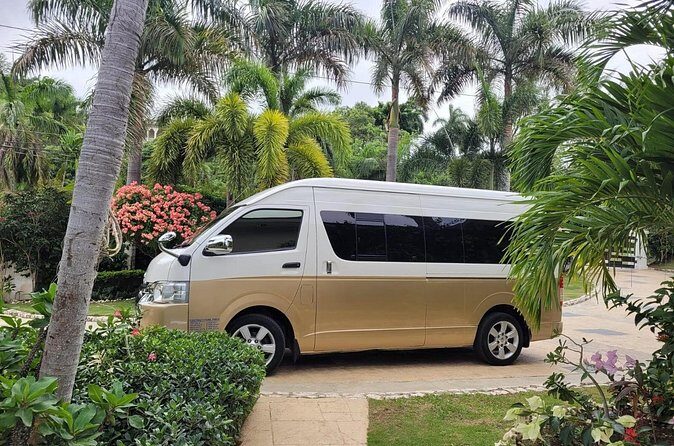 Private Airport Transfer | Montego Bay( Price vary on location) - Drop-off done right: luggage help and getting your bearings