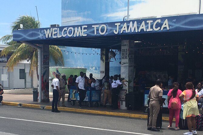 Private Airport Transfer to Hotels and Airbnb in Montego Bay - Why Private Beats Taxi Lines at Montego Bay Airport